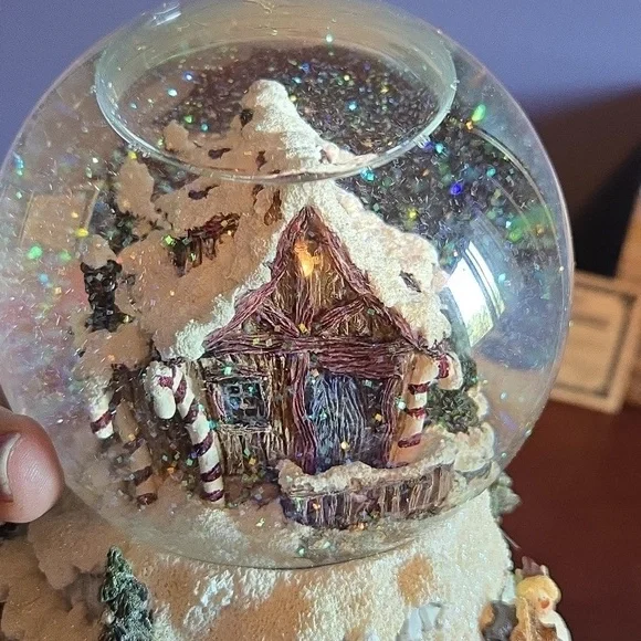 Boyds Bearly Built Snowglobe - Picture 3 of 9